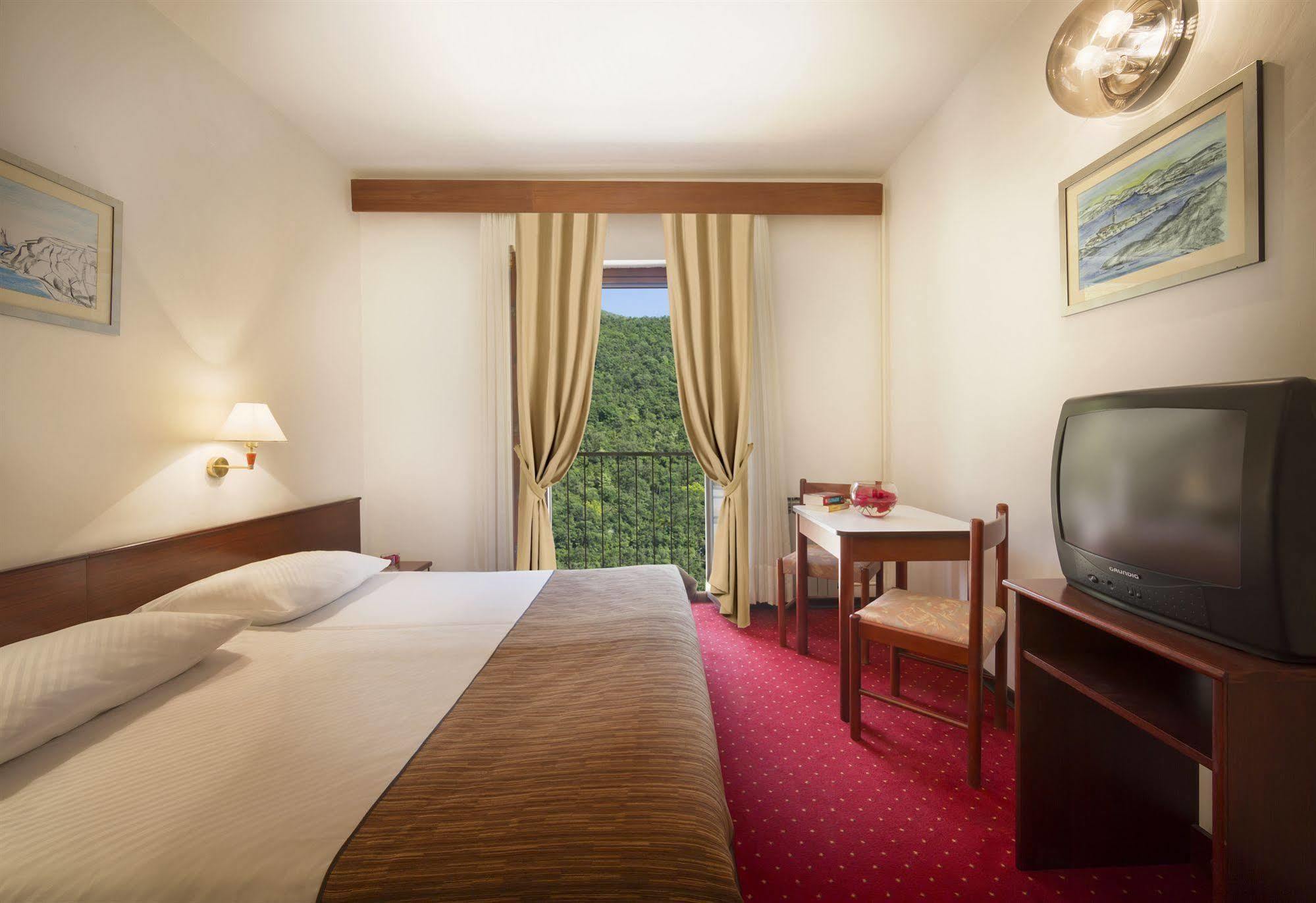 Hotel Mediteran - Liburnia Mošćenička Draga المظهر الخارجي الصورة