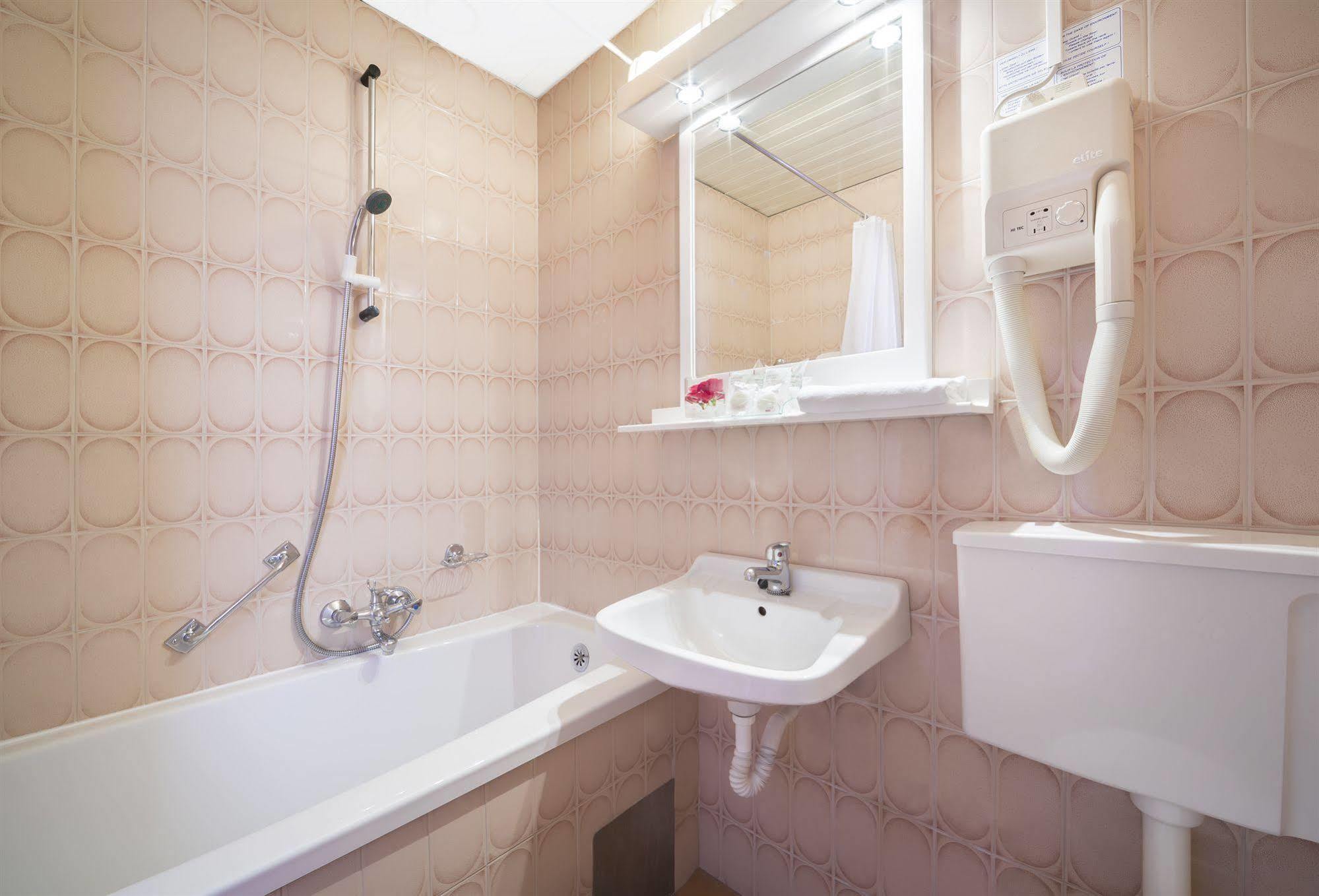 Hotel Mediteran - Liburnia Mošćenička Draga المظهر الخارجي الصورة